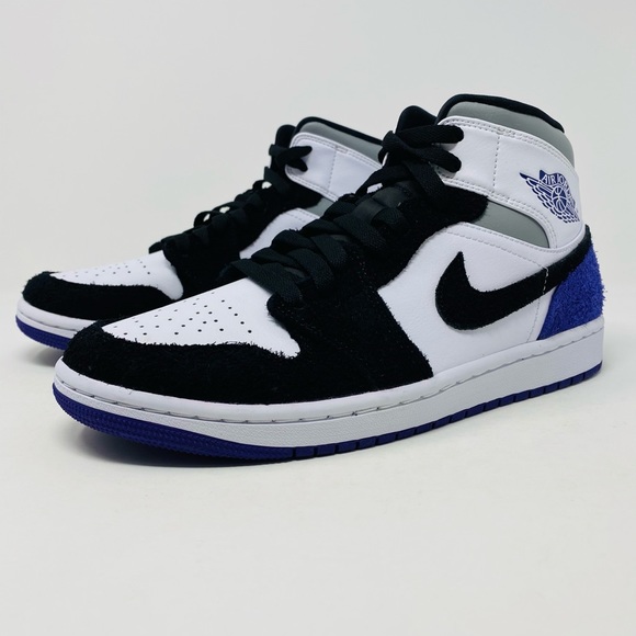 Jordan Women’s 1 Mid SE Purple Retro Sneaker - Picture 2 of 6